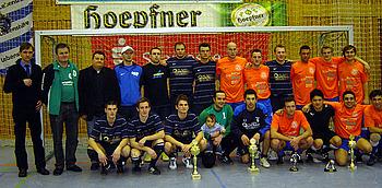 Sieger VfB Gaggenau 2001 zusammen mit dem FC Obertsrot und den Verantwortlichen