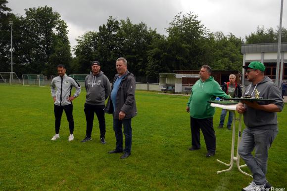SV Michelbach verabschiedet gebührend seine beiden Trainer Damian Stebel und Salem Saiah