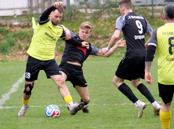 SVM um Tim Jäckle drehen Spiel im 2. Abschnitt 